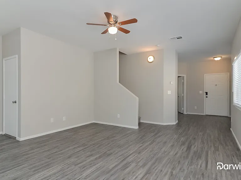 4828 Longshot Dr — Photo 6