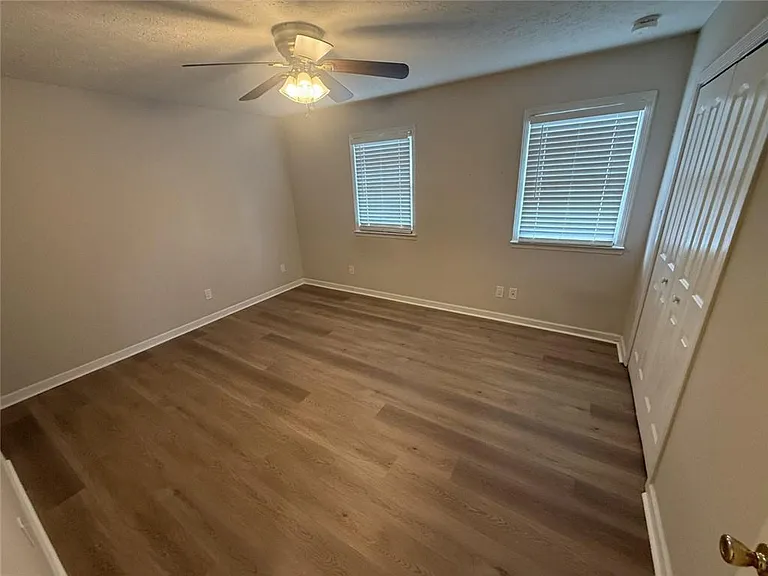 2906 Webb Bridge Rd — Photo 13
