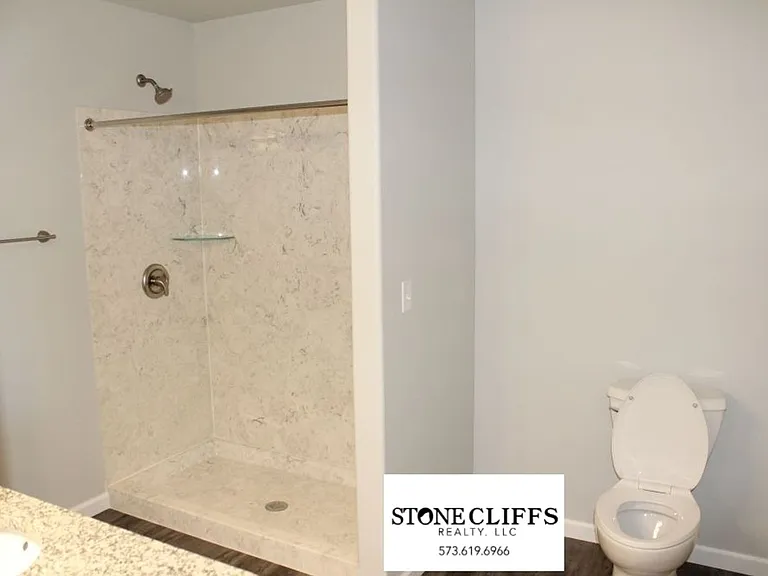 518 Kinleigh Dr — Photo 10
