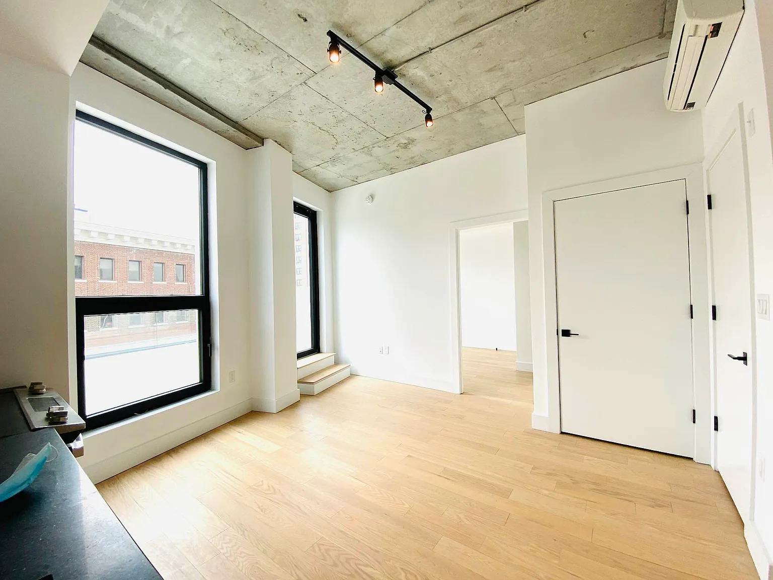 312 Broadway — Photo 1