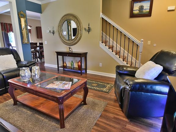 3rd image of 2503 Fairstone Ave