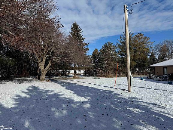 3rd image of 1279 County Road X37