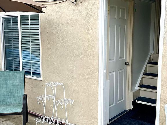 Door entrance to the unit