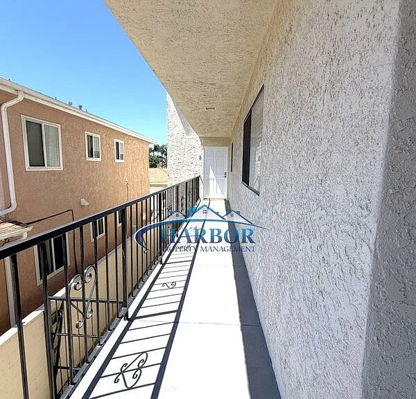 1166 W 22nd St #2 — Photo 2