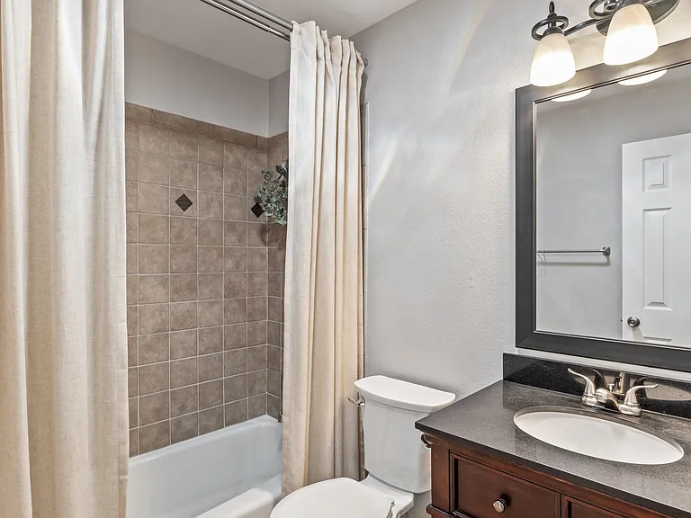 5585 Escondido Dr — Photo 10
