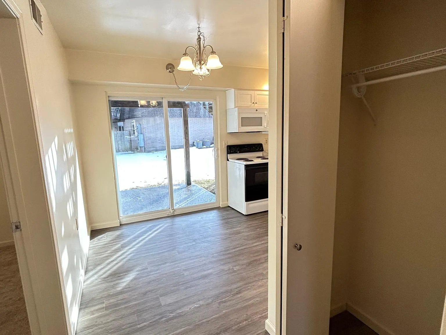 2 bed, 800 sqft, $1,750 — Photo 4