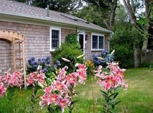 35 Cape Cod Ln, Barnstable, MA 02630