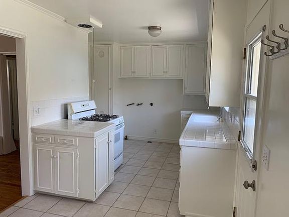3rd image of 436 S Lincoln Pl