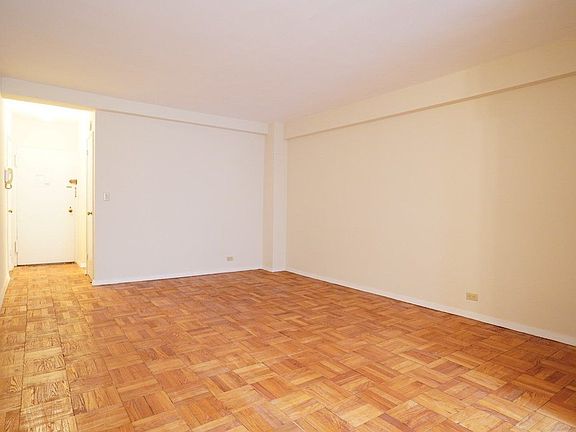 4th image of 225 E 46th St APT 8K