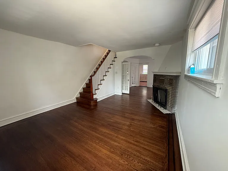 373 E Cliveden St — Photo 7