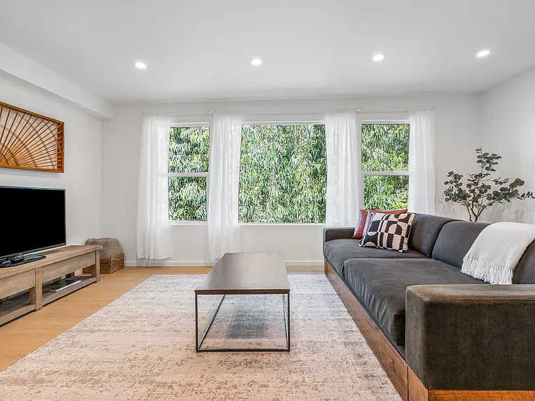 50 Deer Park Ave — Photo 25