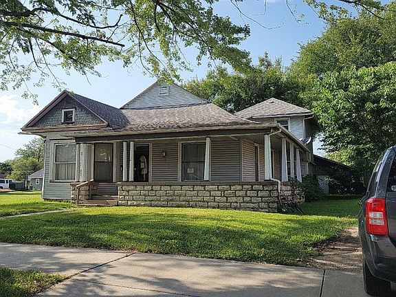 2nd image of 330 Main St
