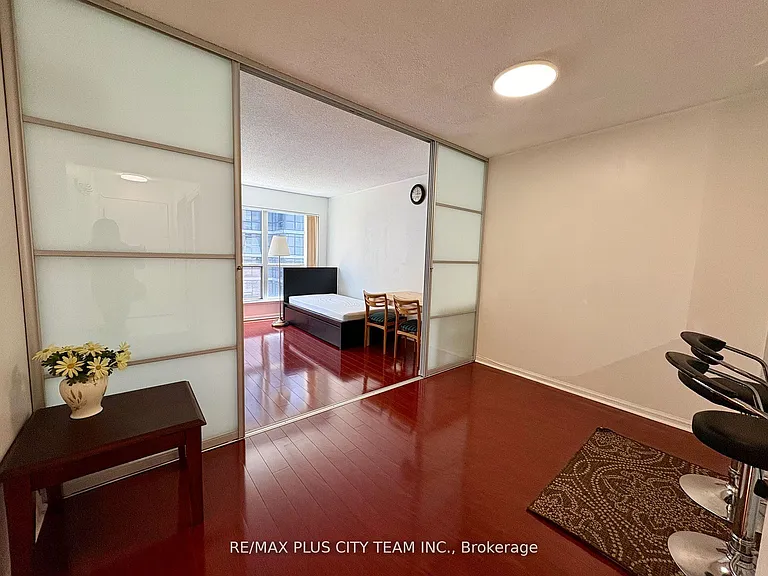 7 Carlton St #401 — Photo 11