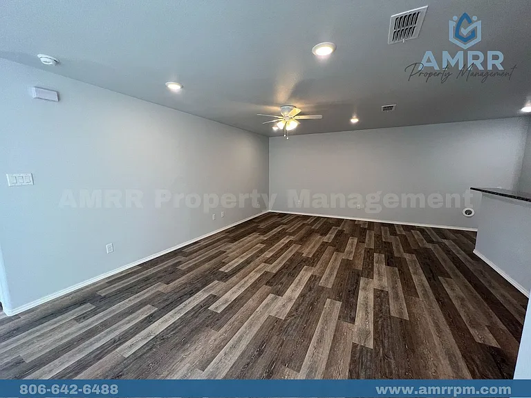 5609 Jarvis St — Photo 5