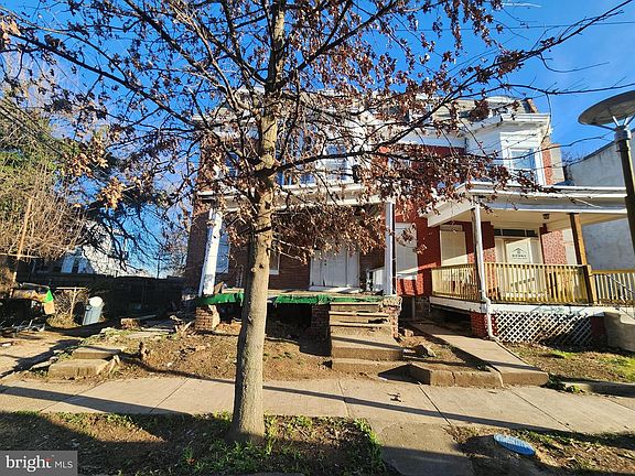 3rd image of 3928 Ridgewood Ave