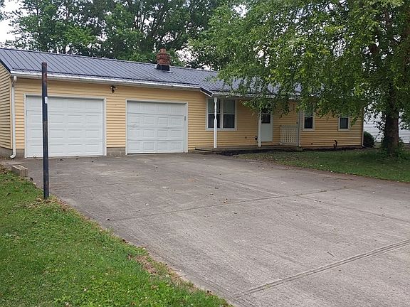2nd image of 202 Birch St
