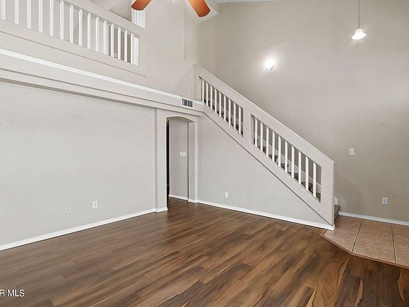 4th image of 10822 Elise St