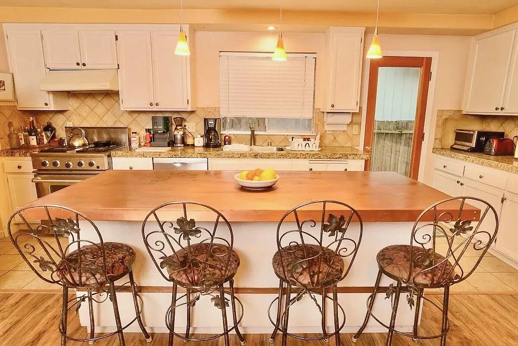 3 bed, 1544 sqft, $2,950 — Photo 2
