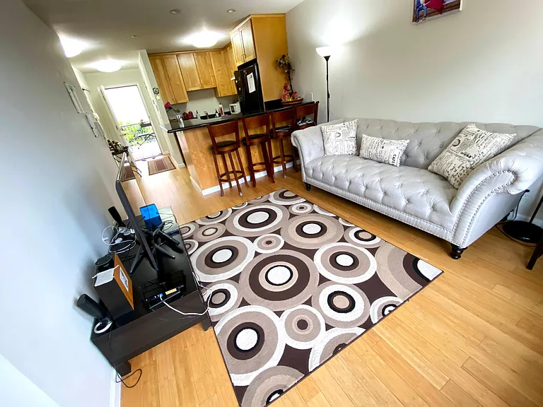 400 Alemany Blvd — Photo 4