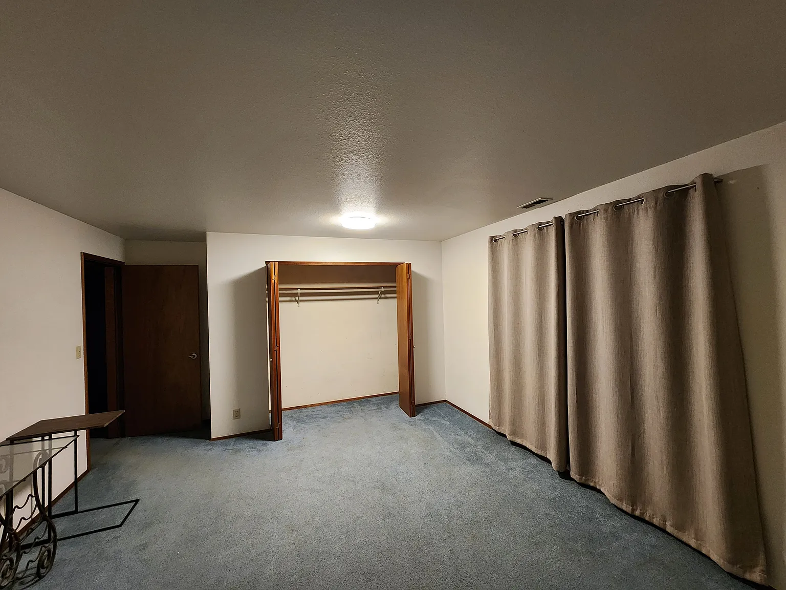 NE 205th St, Lake forest park — Photo 3