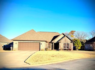 1104 Creekstone Cv, Searcy, AR 72143