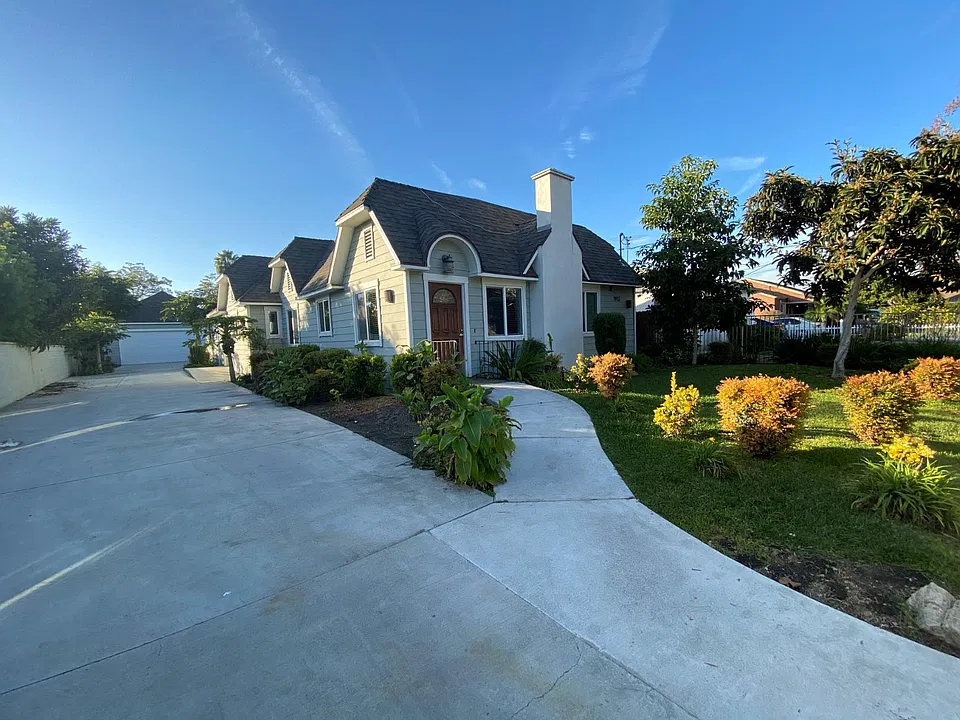 1912 Maple St