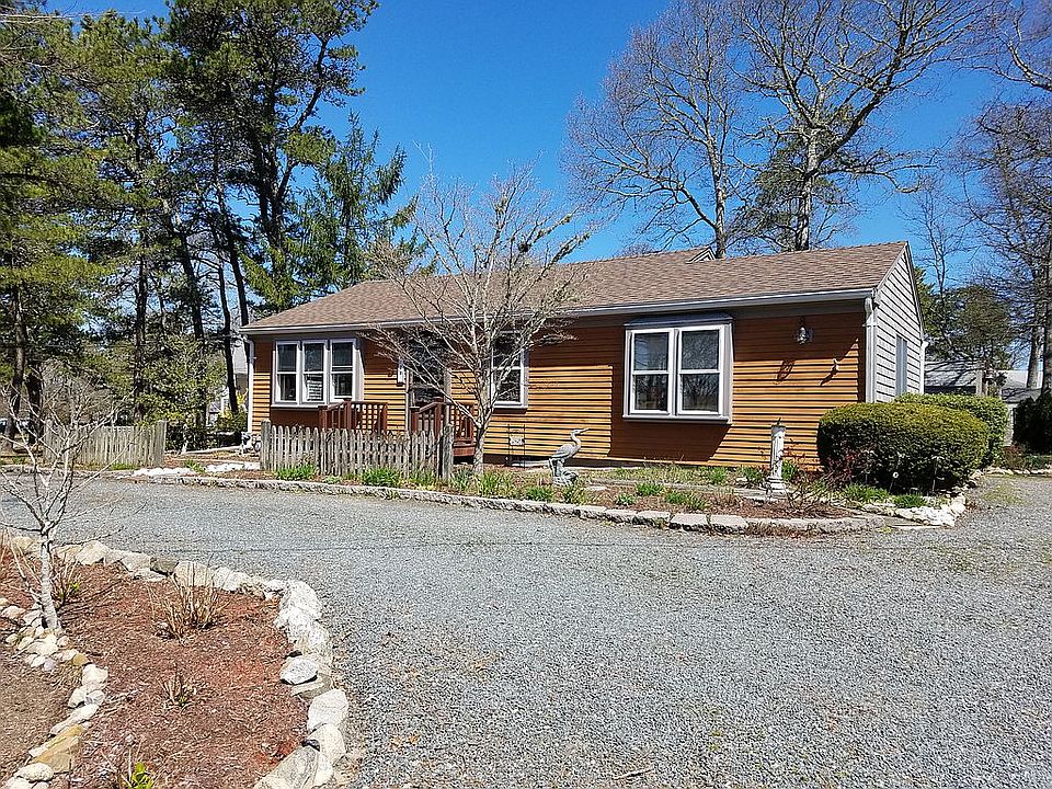 2nd image of 20 Vinland Dr