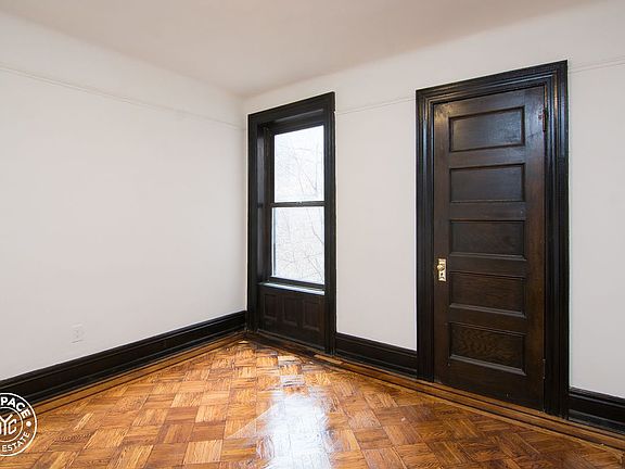 4th image of 1404 Pacific St APT 3B