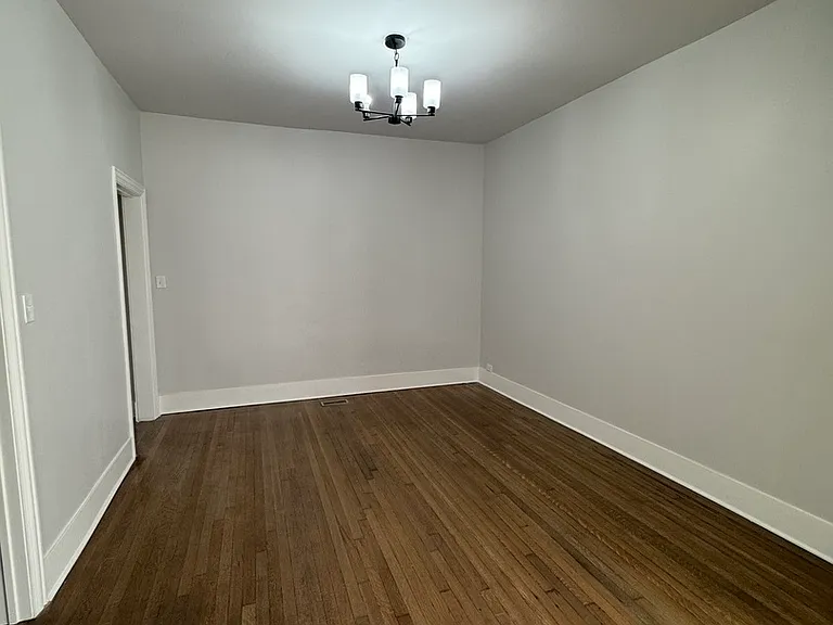 11578 S Perry Ave — Photo 6