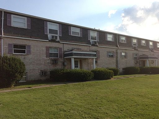 1st image of 1097 W Longview Ave APT 12