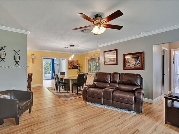 3rd image of 4412 SW 24th Ave