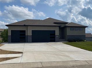 9805 N Laurel Ave, Kansas City, MO 64157