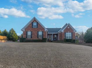 324 Brook Hollow Ln, Loganville, GA 30052