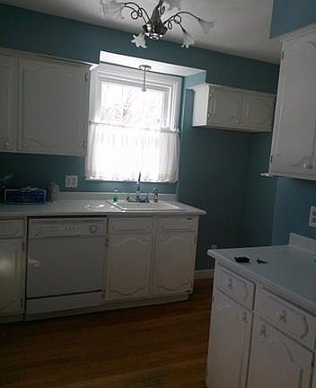 4th image of 11300 Blackburn St
