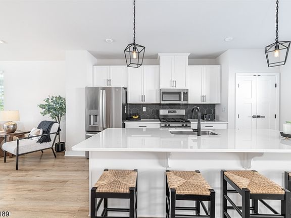 3rd image of 6 Saw Mill Cir