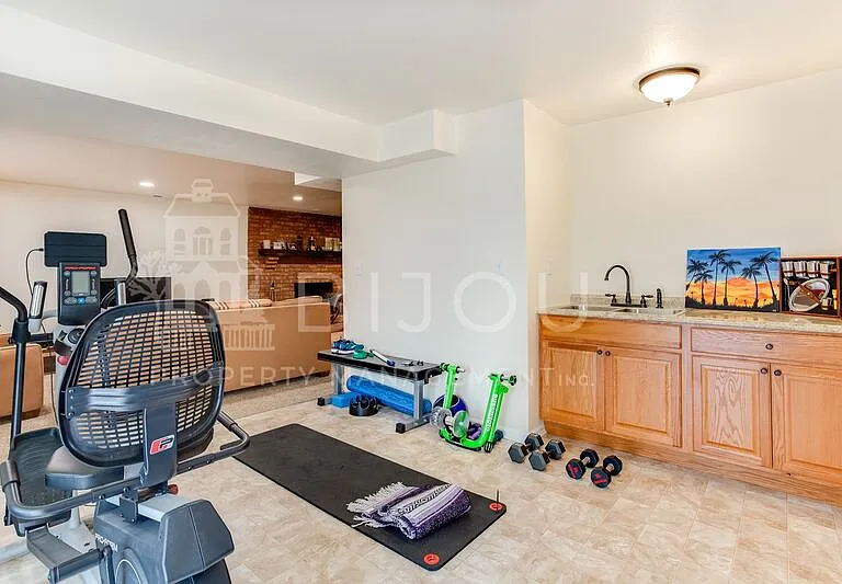 355 Waco Ct — Photo 10