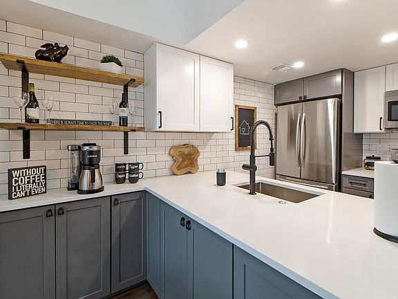 2nd image of 1029 N Stuart St APT 714