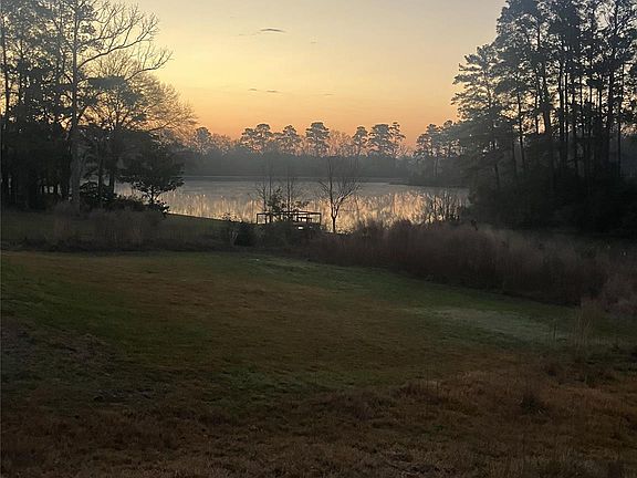 4th image of 10669 N Lake Rd