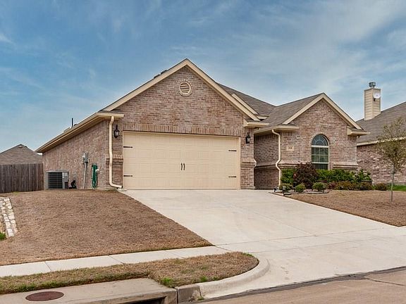 2nd image of 219 Jennie Marie Cir