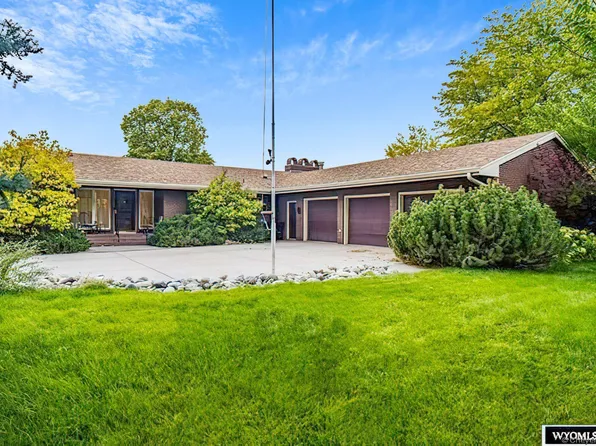 1025 E 28th Ave, Torrington, WY 82240