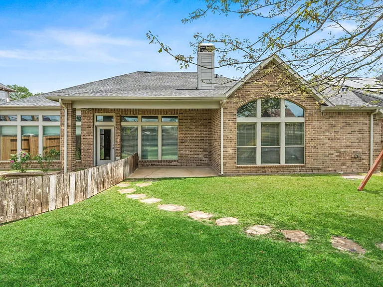 2818 Red Maple Dr — Photo 29