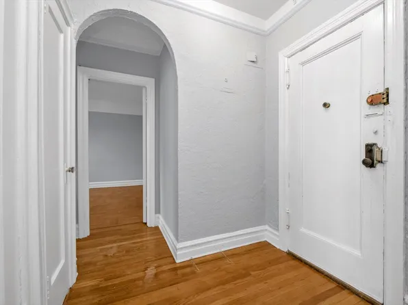 83-44 Lefferts Boulevard image 3 of 13