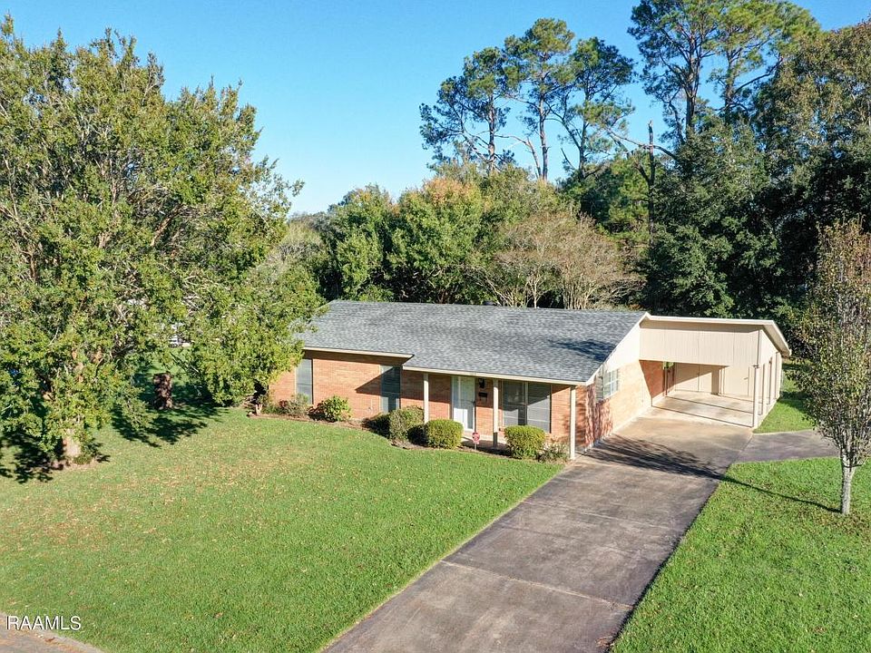 1st image of 1015 Chickasaw Dr