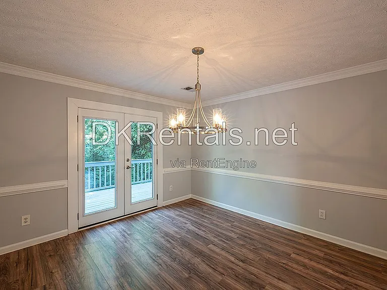 114 Eagle Glen Dr — Photo 4