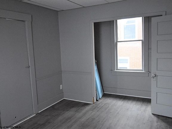 5th image of 227 Green St #A
