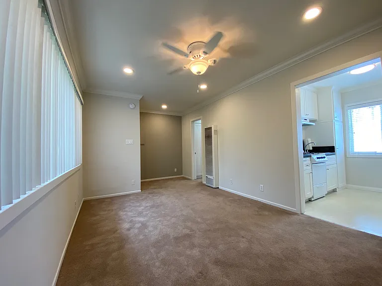 15032 Moorpark St #9 — Photo 10