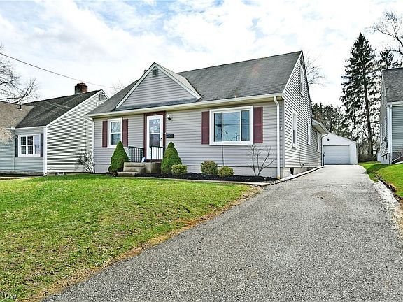 3rd image of 135 Clingan St