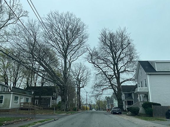 4th image of 11 Forest St