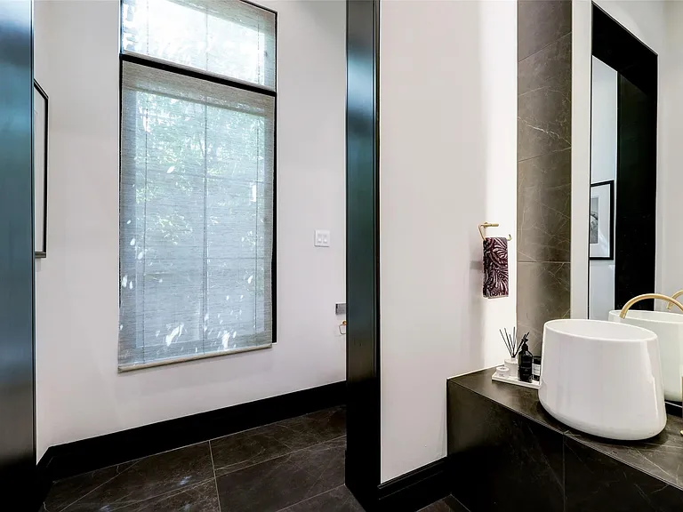 2521 Westgate Dr — Photo 34
