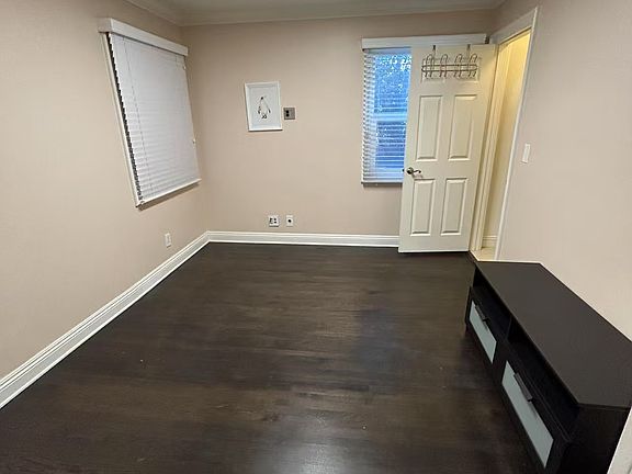 4th image of 445 N Live Oak Ave #1